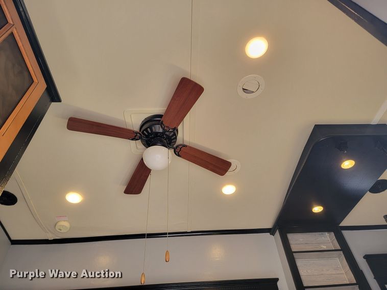 image for item ME9755 2013 Jayco Pinnacle  camper