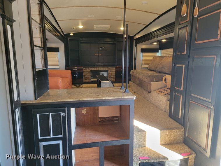 image for item ME9755 2013 Jayco Pinnacle  camper