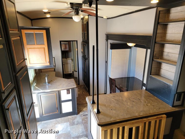 image for item ME9755 2013 Jayco Pinnacle  camper