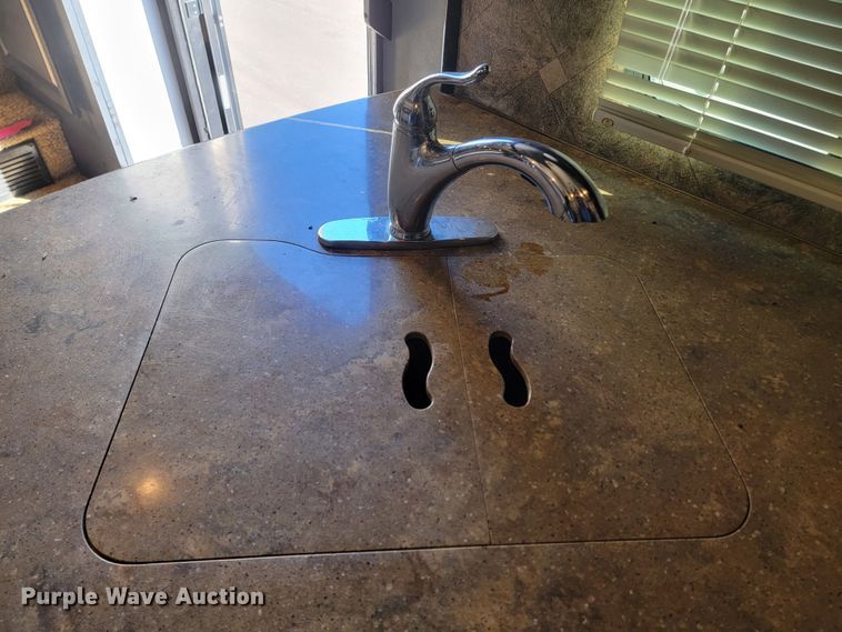 image for item ME9755 2013 Jayco Pinnacle  camper