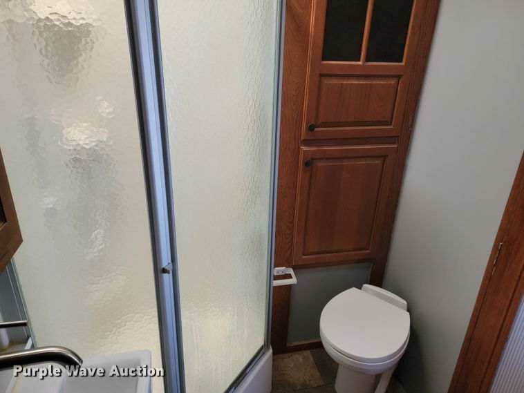 image for item ME9755 2013 Jayco Pinnacle  camper