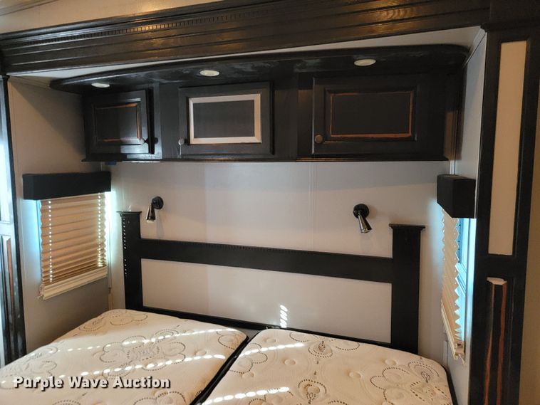 image for item ME9755 2013 Jayco Pinnacle  camper