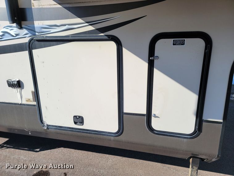 image for item ME9755 2013 Jayco Pinnacle  camper