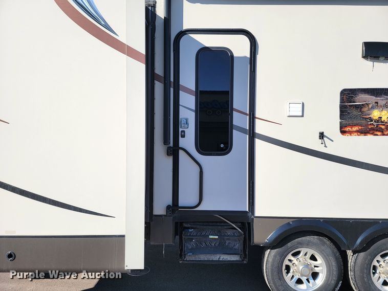image for item ME9755 2013 Jayco Pinnacle  camper