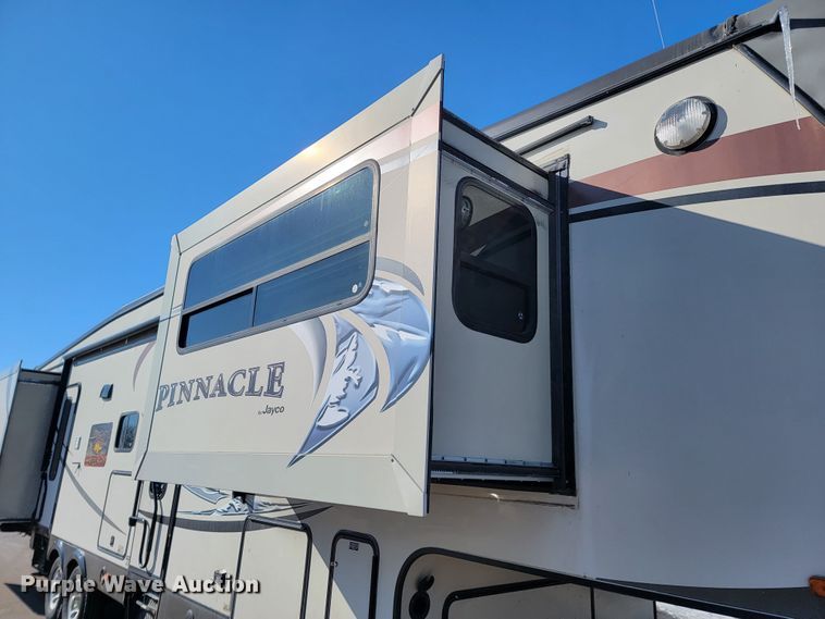 image for item ME9755 2013 Jayco Pinnacle  camper