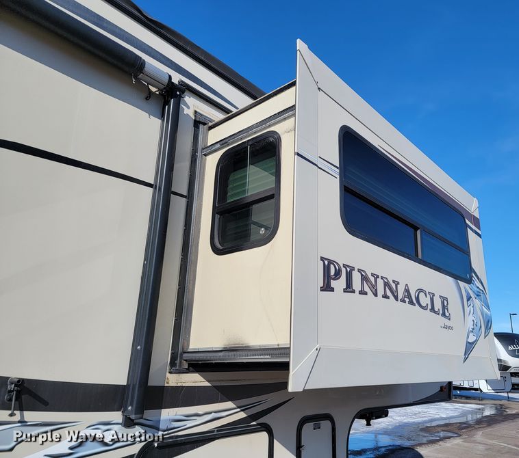 image for item ME9755 2013 Jayco Pinnacle  camper