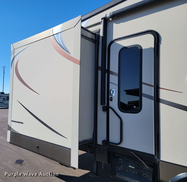 image for item ME9755 2013 Jayco Pinnacle  camper