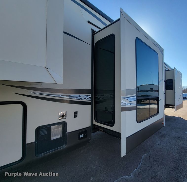 image for item ME9755 2013 Jayco Pinnacle  camper