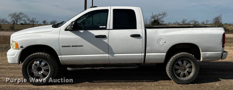 image for item MF9803 2003 Dodge Ram 3500  Quad Cab pickup truck