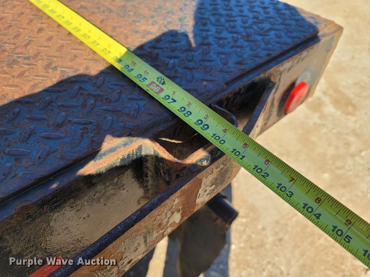 image for item MH9647 2004 Ford F650 Super Duty XLT  flatbed truck