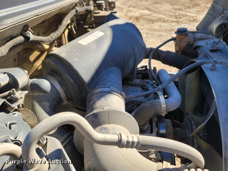 image for item MH9647 2004 Ford F650 Super Duty XLT  flatbed truck