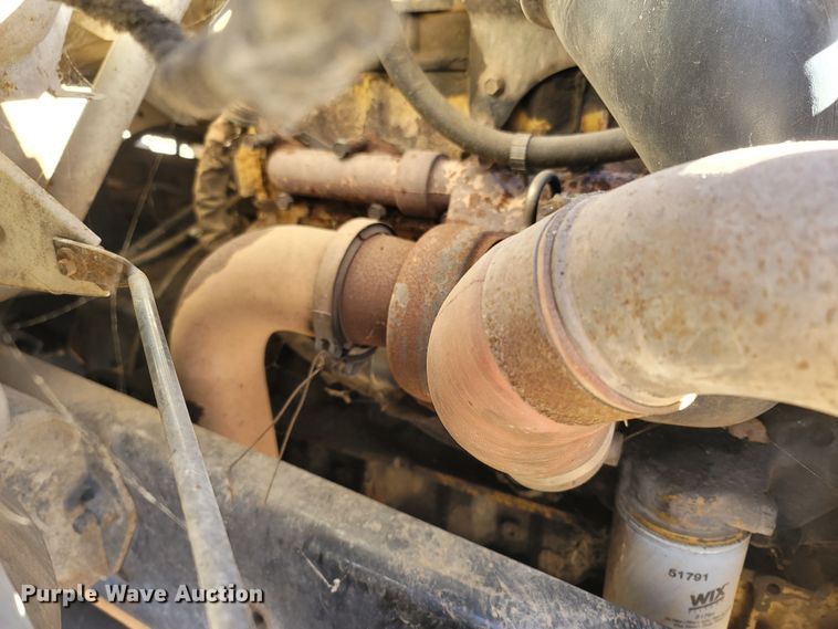 image for item MH9647 2004 Ford F650 Super Duty XLT  flatbed truck