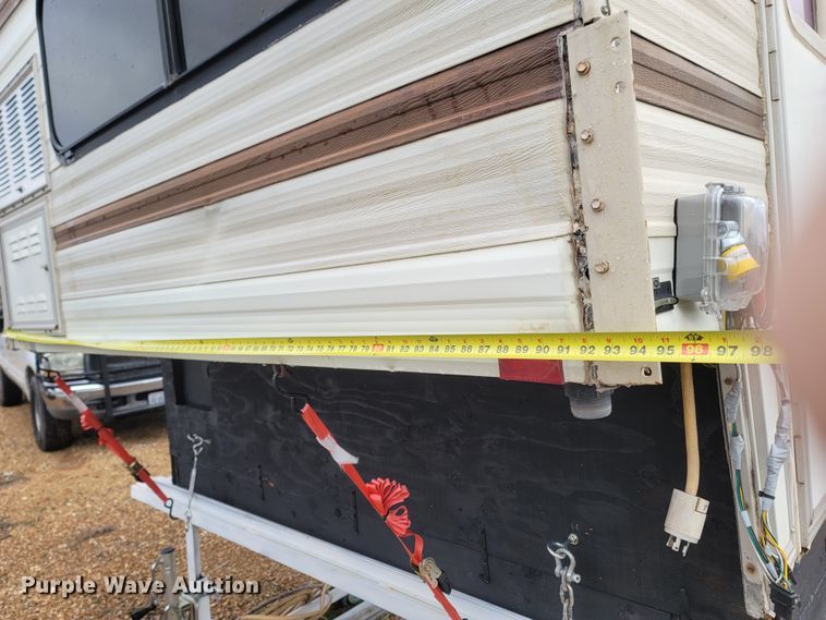 image for item MH9750 1983 Lance 1000  camper