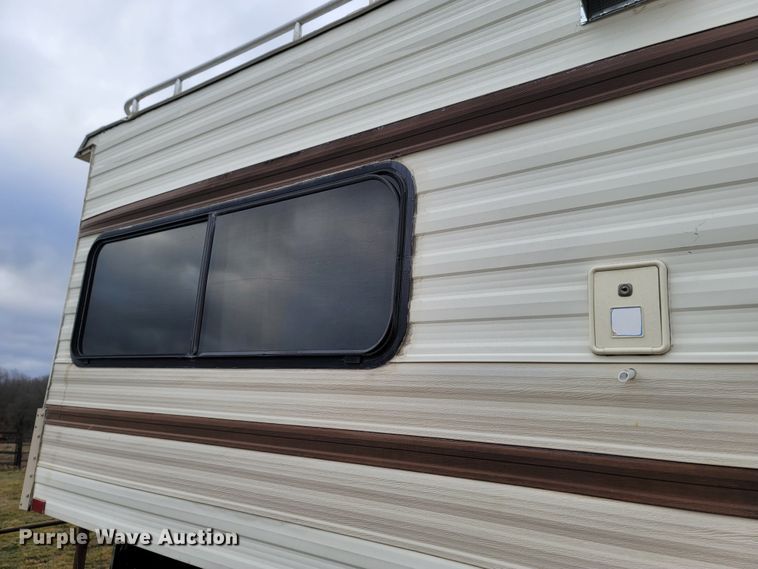 image for item MH9750 1983 Lance 1000  camper