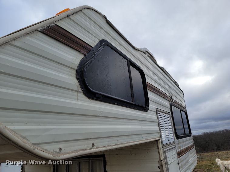 image for item MH9750 1983 Lance 1000  camper