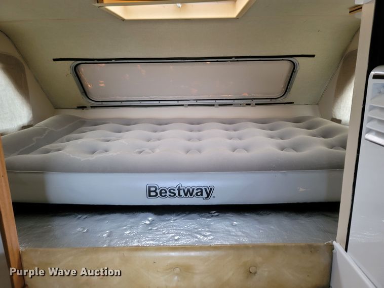 image for item MH9750 1983 Lance 1000  camper