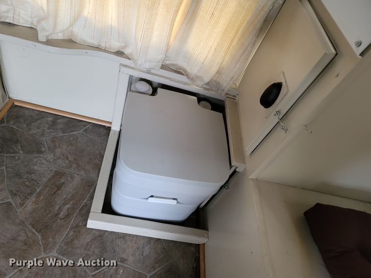 image for item MH9750 1983 Lance 1000  camper