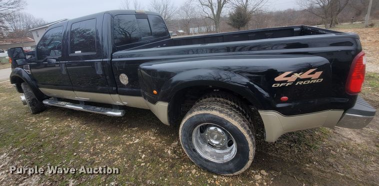 image for item MH9764 2008 Ford F350 Super Duty  Crew Cab pickup truck