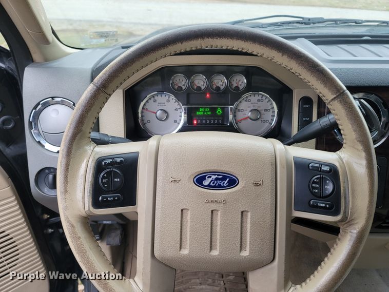 image for item MH9764 2008 Ford F350 Super Duty  Crew Cab pickup truck