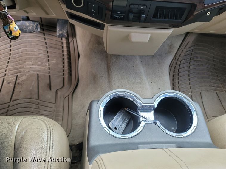 image for item MH9764 2008 Ford F350 Super Duty  Crew Cab pickup truck