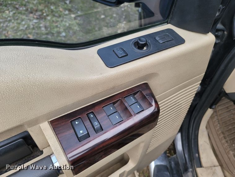 image for item MH9764 2008 Ford F350 Super Duty  Crew Cab pickup truck