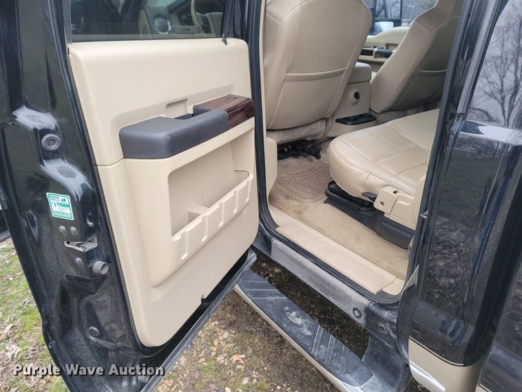 image for item MH9764 2008 Ford F350 Super Duty  Crew Cab pickup truck