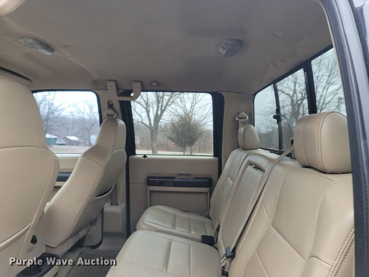 image for item MH9764 2008 Ford F350 Super Duty  Crew Cab pickup truck