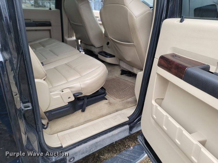 image for item MH9764 2008 Ford F350 Super Duty  Crew Cab pickup truck