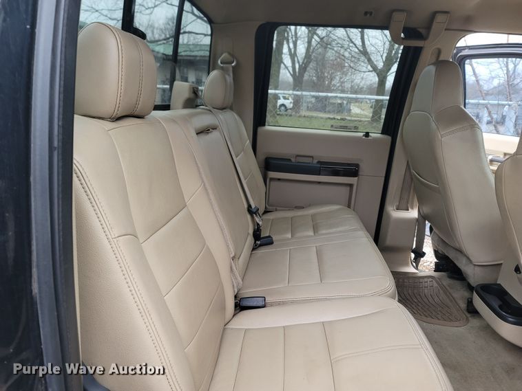 image for item MH9764 2008 Ford F350 Super Duty  Crew Cab pickup truck