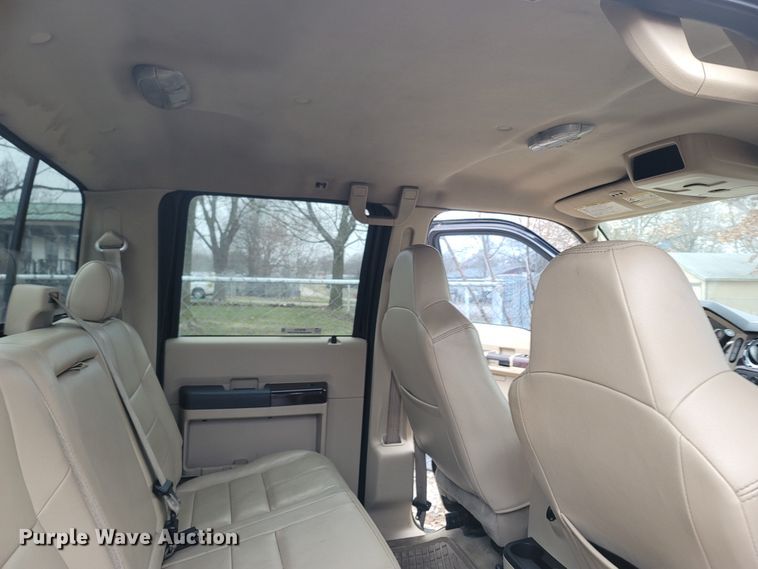 image for item MH9764 2008 Ford F350 Super Duty  Crew Cab pickup truck