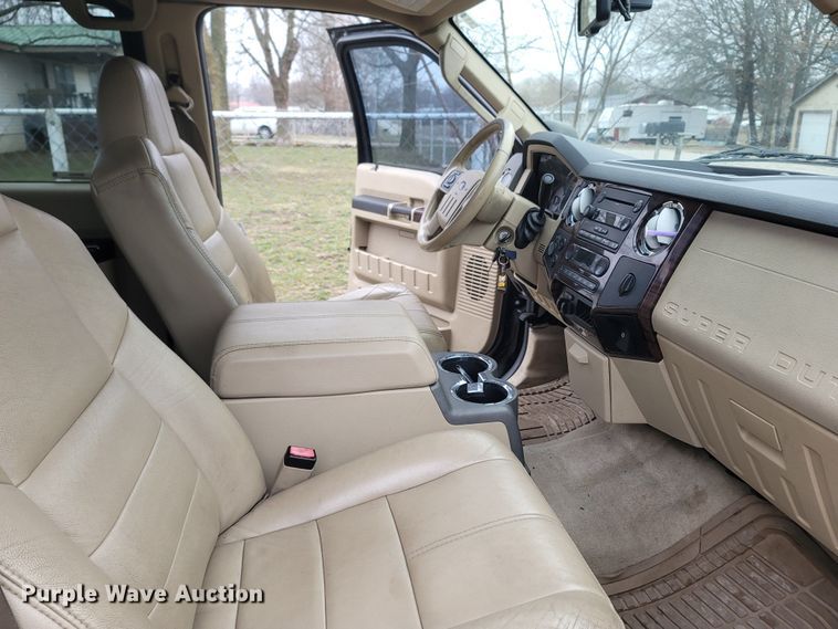 image for item MH9764 2008 Ford F350 Super Duty  Crew Cab pickup truck