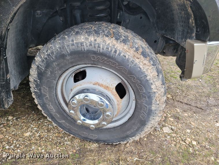 image for item MH9764 2008 Ford F350 Super Duty  Crew Cab pickup truck