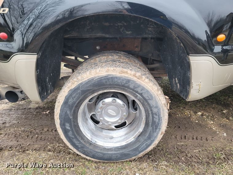 image for item MH9764 2008 Ford F350 Super Duty  Crew Cab pickup truck