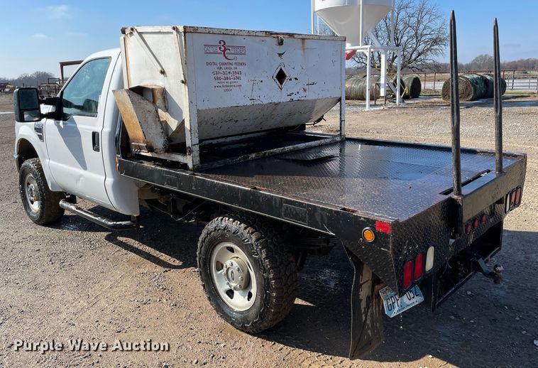 image for item MI9781 2008 Ford F250 Super Duty  bale bed pickup truck