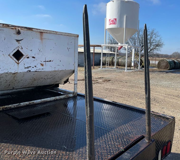 image for item MI9781 2008 Ford F250 Super Duty  bale bed pickup truck