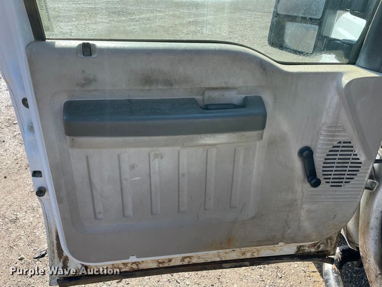 image for item MI9781 2008 Ford F250 Super Duty  bale bed pickup truck