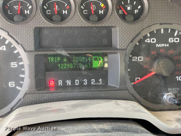 image for item MI9781 2008 Ford F250 Super Duty  bale bed pickup truck