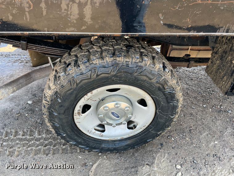 image for item MI9781 2008 Ford F250 Super Duty  bale bed pickup truck