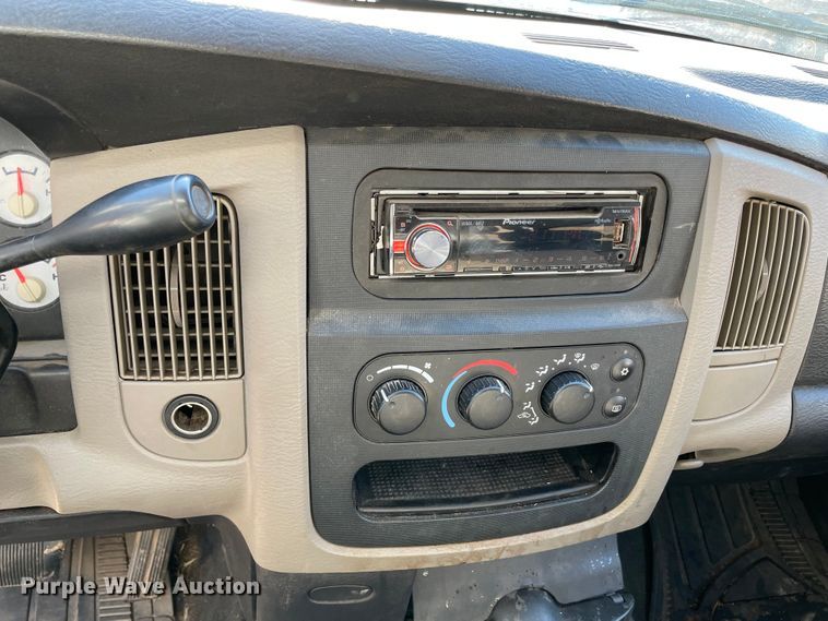 image for item MI9787 2004 Dodge Ram 1500  Quad Cab pickup truck