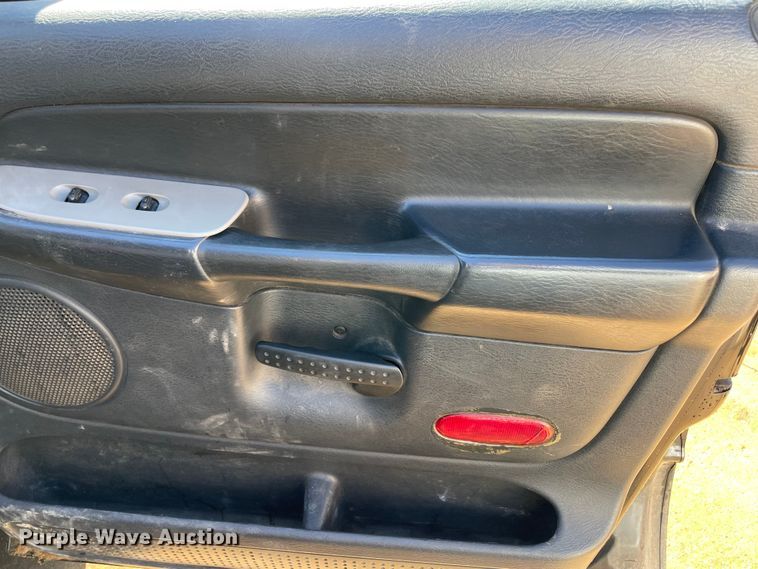 image for item MI9787 2004 Dodge Ram 1500  Quad Cab pickup truck