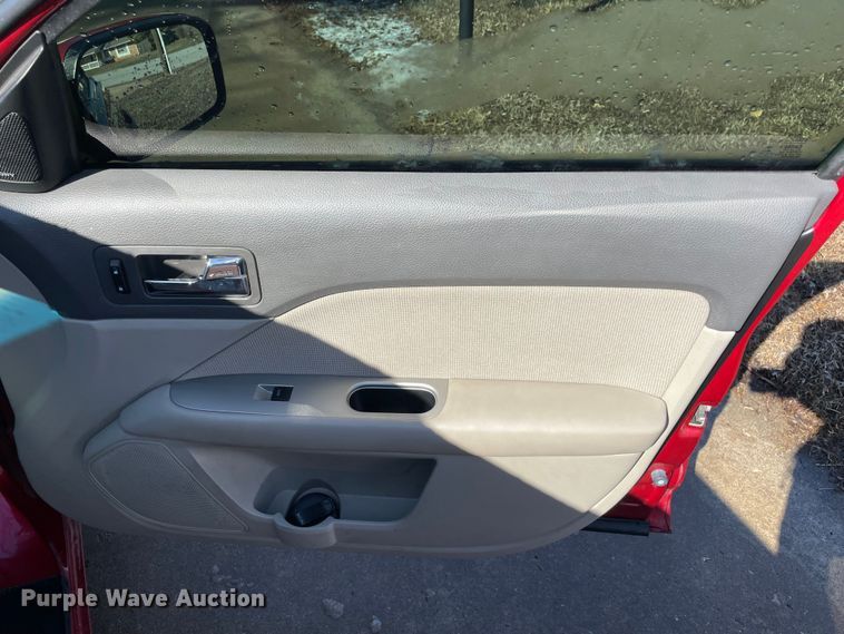 image for item MI9789 2012 Ford Fusion Hybrid