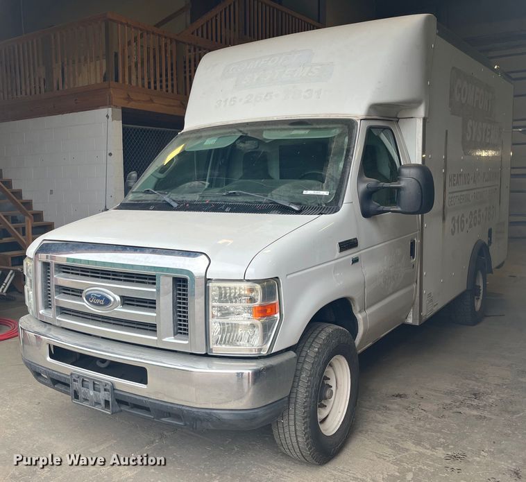 image for item ML9828 2011 Ford E-350 Super Duty  box truck
