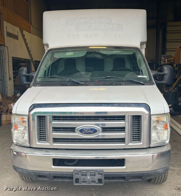 image for item ML9828 2011 Ford E-350 Super Duty  box truck