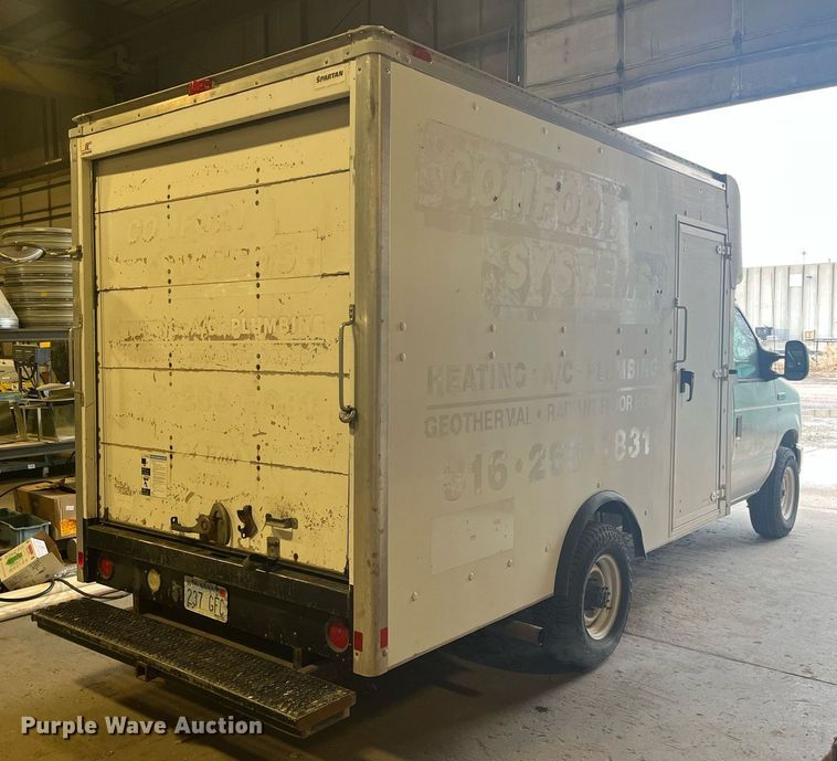 image for item ML9828 2011 Ford E-350 Super Duty  box truck