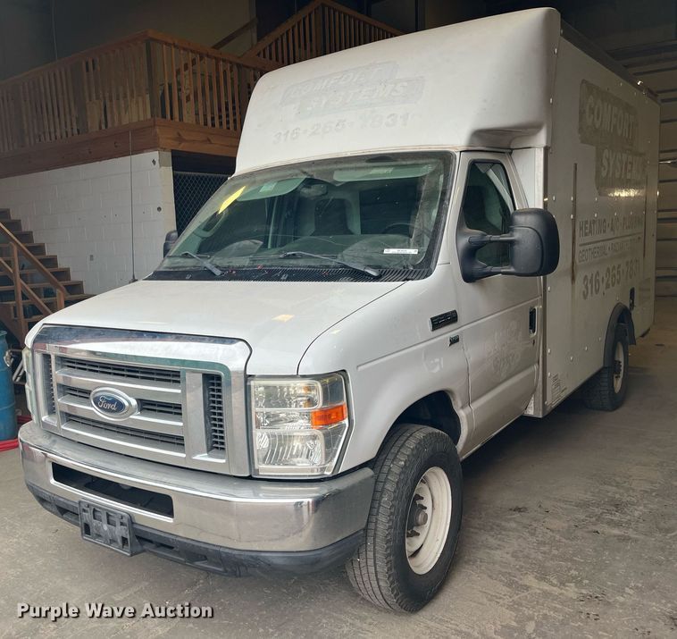 image for item ML9828 2011 Ford E-350 Super Duty  box truck