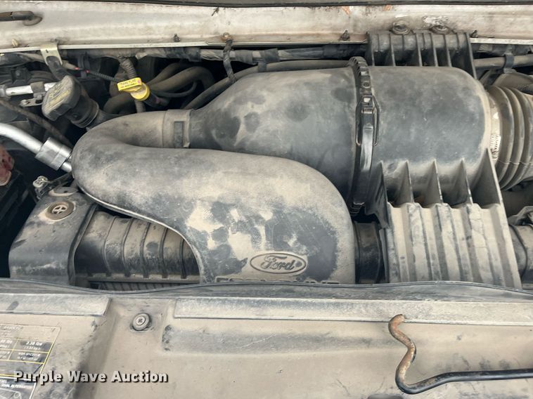 image for item ML9828 2011 Ford E-350 Super Duty  box truck