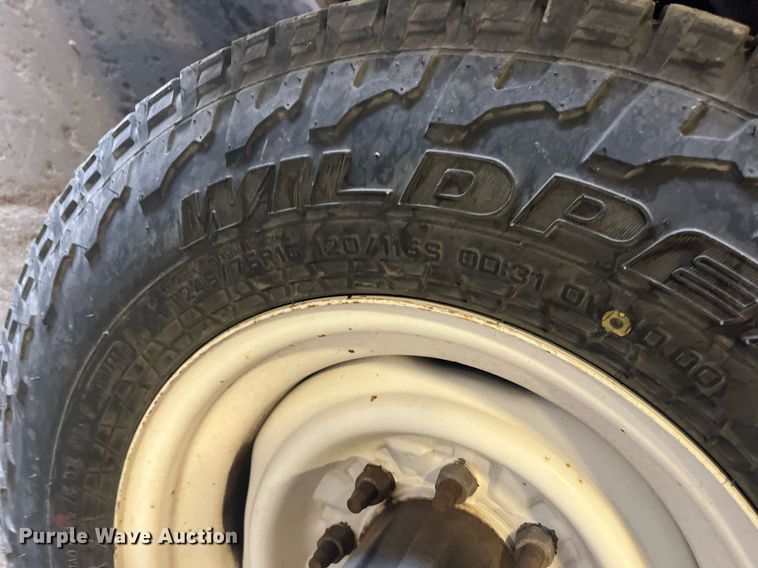 image for item ML9828 2011 Ford E-350 Super Duty  box truck