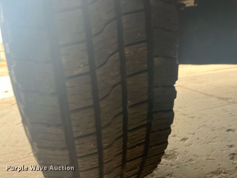 image for item ML9828 2011 Ford E-350 Super Duty  box truck