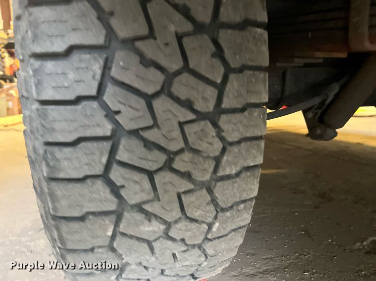 image for item ML9828 2011 Ford E-350 Super Duty  box truck