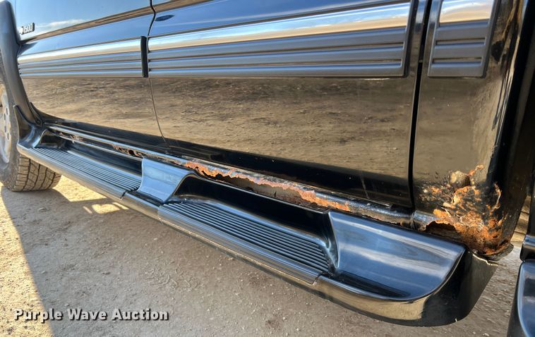 image for item MM9068 2001 Chevrolet Silverado 1500 LT  Ext. Cab pickup truck